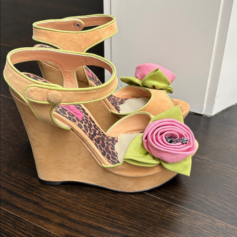 Betsey Johnson Eldoris Wedge Sandals - Picture 3 of 12